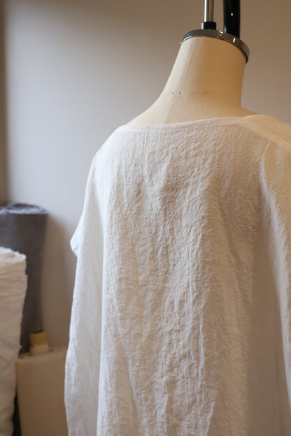 [はじめてセット・７点」型紙･テキスト･基礎図鑑･フル動画･情報記載の表紙･刺繍ロゴタグ･クリアファイル（プルオーバー&ワンピース４in1スッキリ&ゆったりが作れます。）