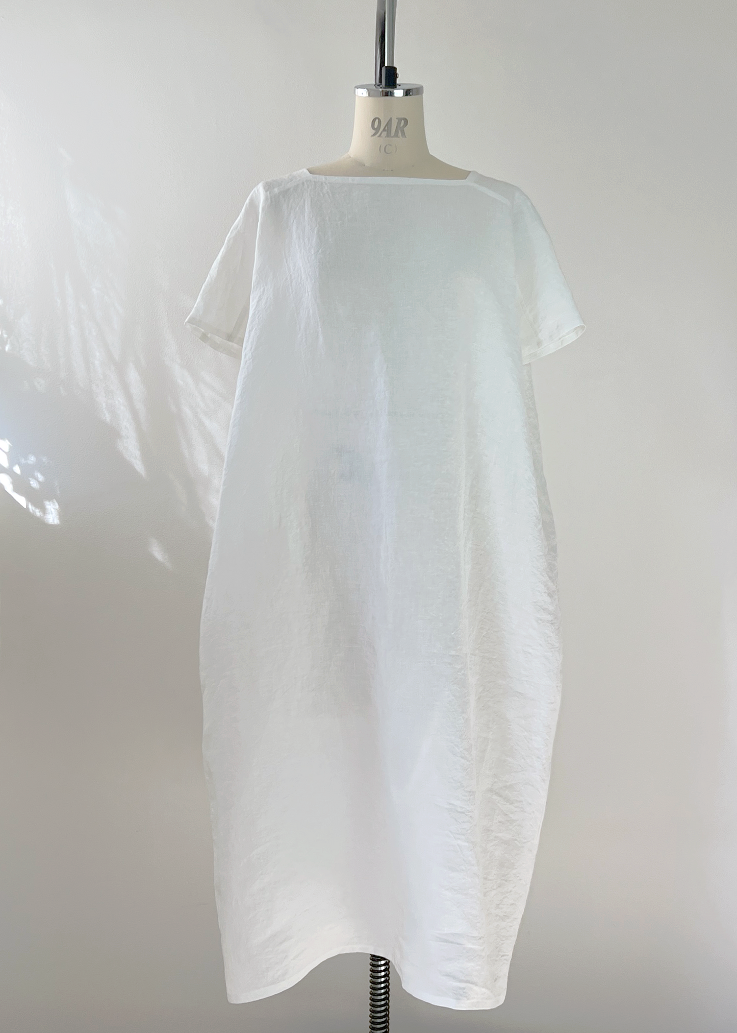 [はじめてセット・７点」型紙･テキスト･基礎図鑑･フル動画･情報記載の表紙･刺繍ロゴタグ･クリアファイル（プルオーバー&ワンピース４in1スッキリ&ゆったりが作れます。）